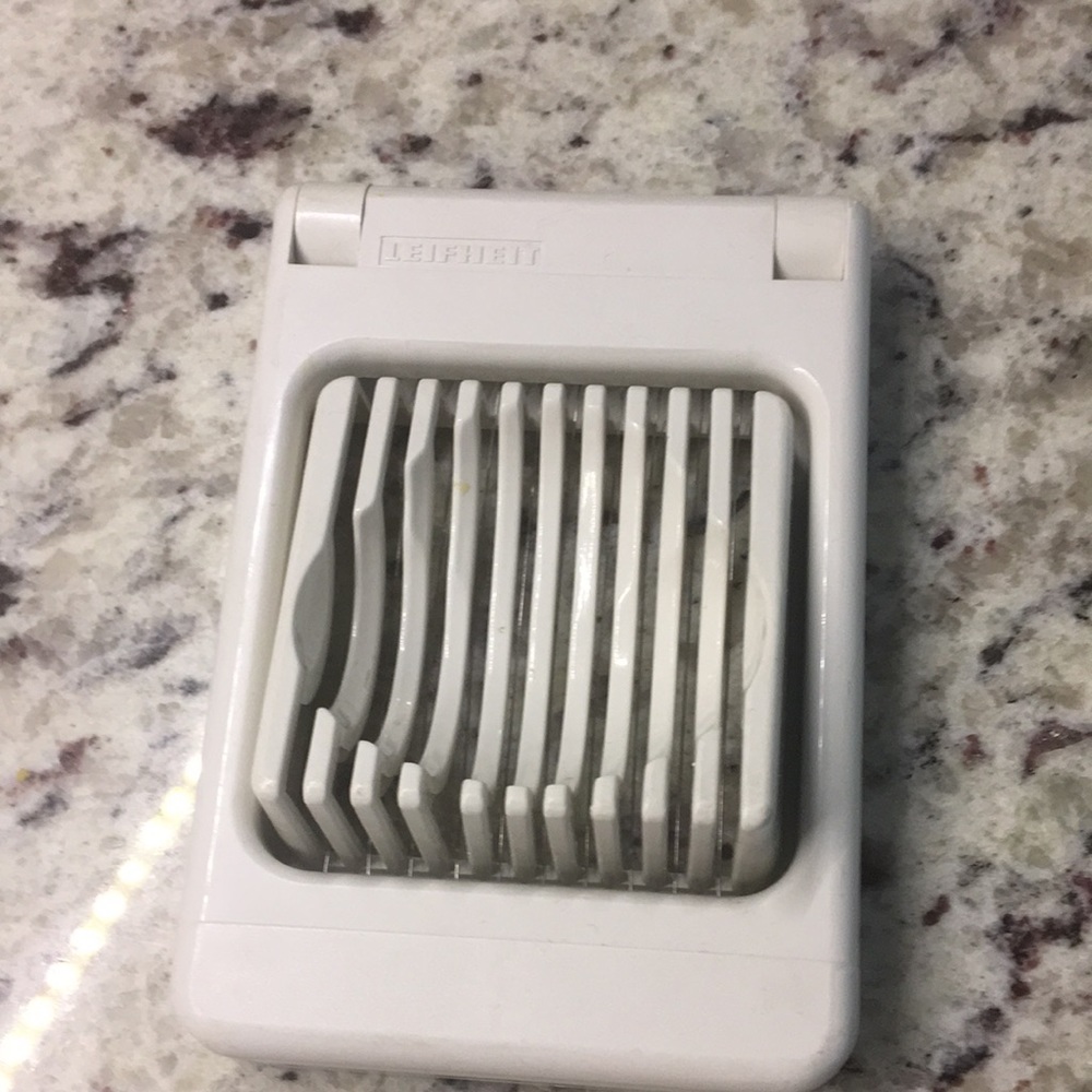 LEIFHEIT Egg slicer
